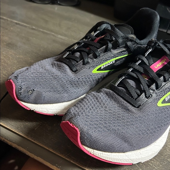 Brooks Launch Black and Neon Green Running Shoes - Picture 6 of 6